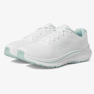 New in box 9.5 sketchers